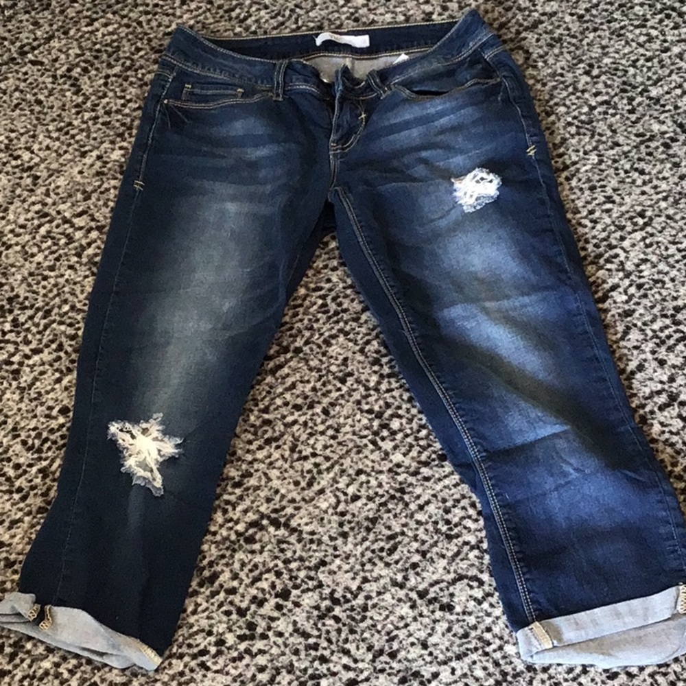 3/$15 Stretchy YMI Capri jeans